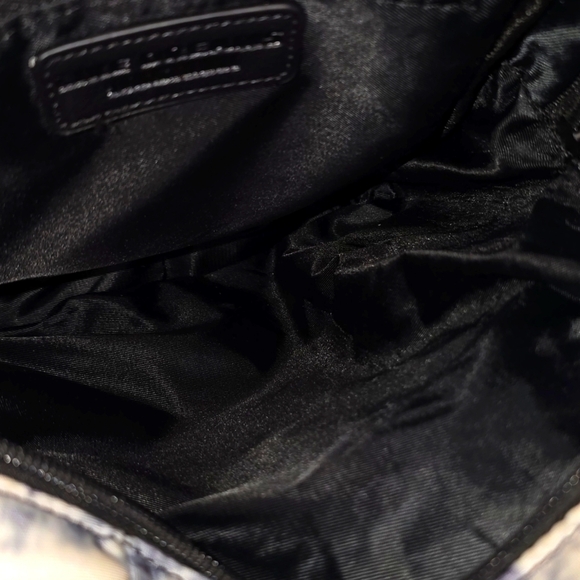 Like Dreams Tie-Dye Slingpack - Picture 13 of 16